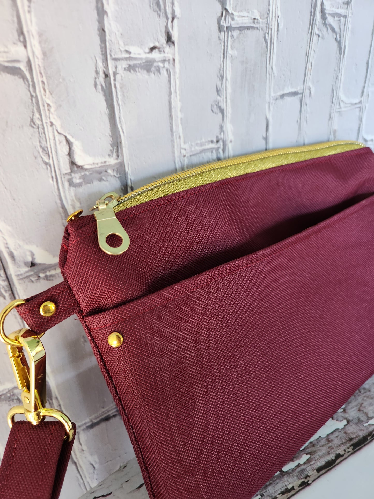 Maroon Essential Crossbody Clutch - Canvas - Autumn