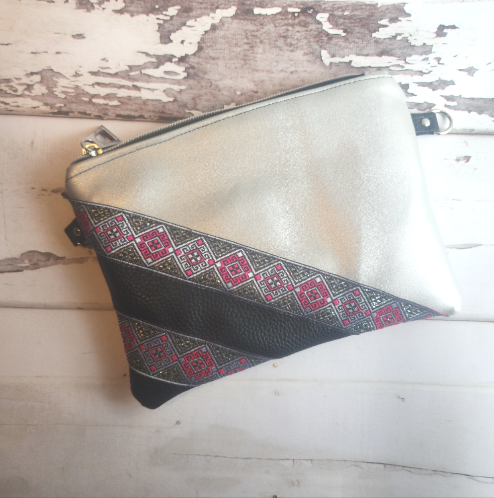 Essential Clutch  -Leather Two Tone