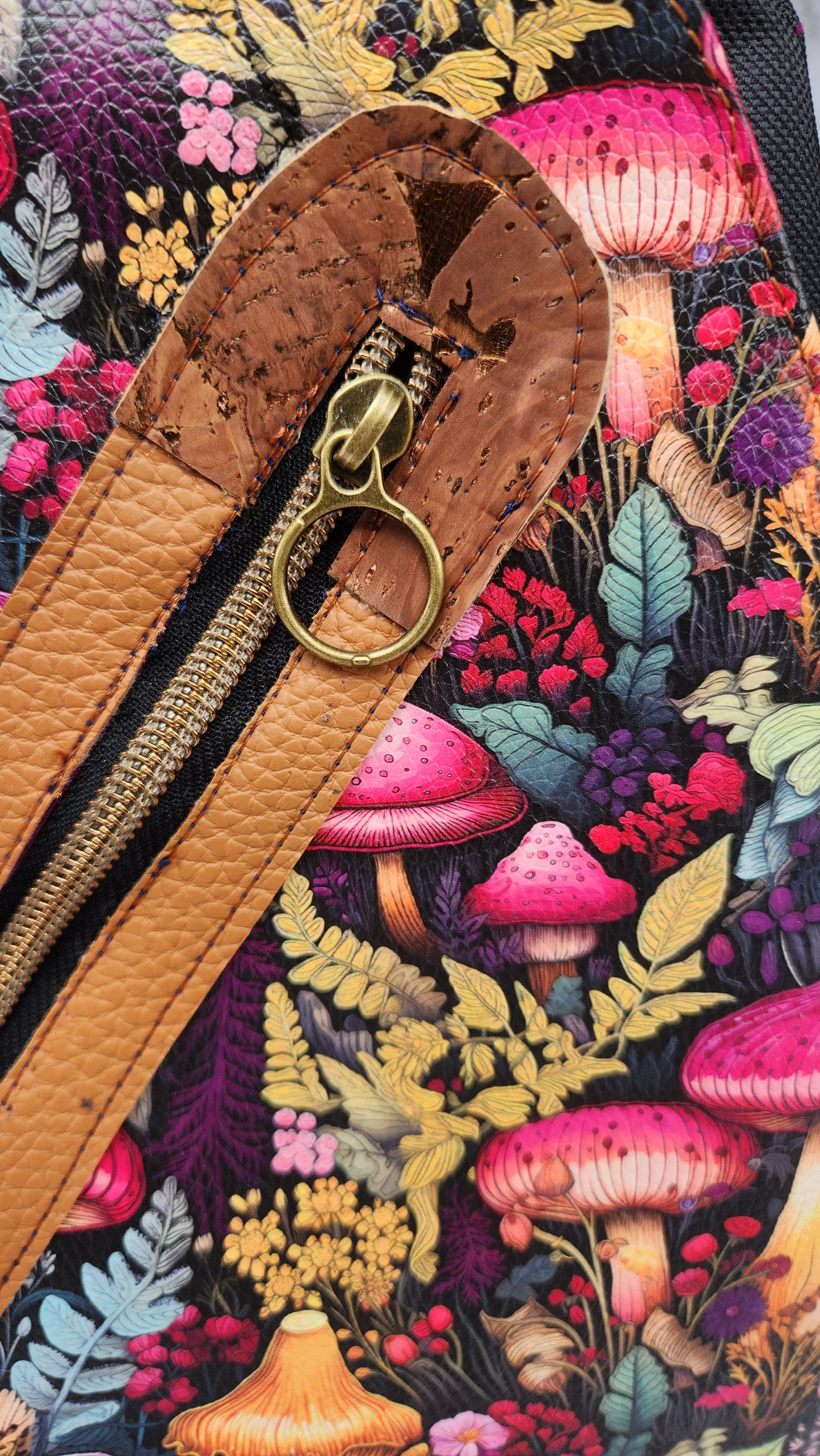 Forest Floor Anywayz bag- Mushroom