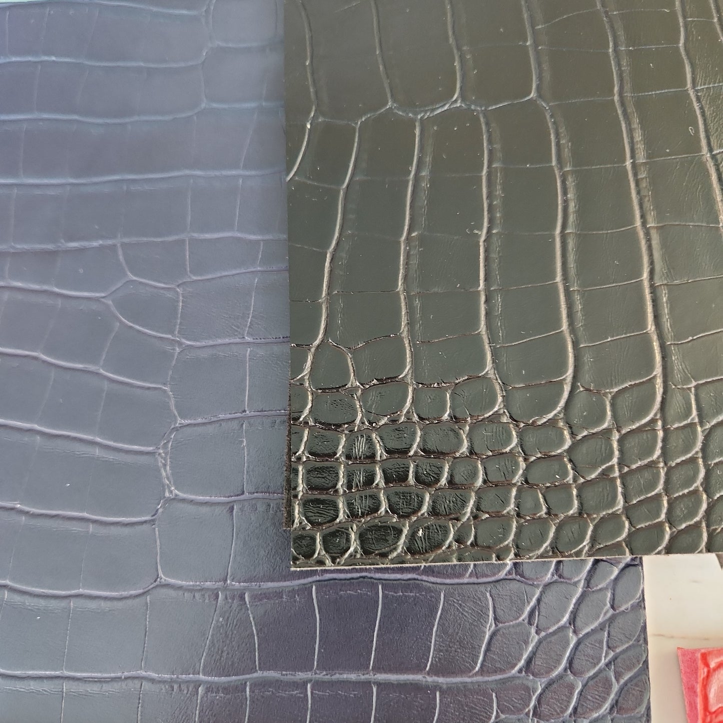 Essential Mini Clutch  - Gator