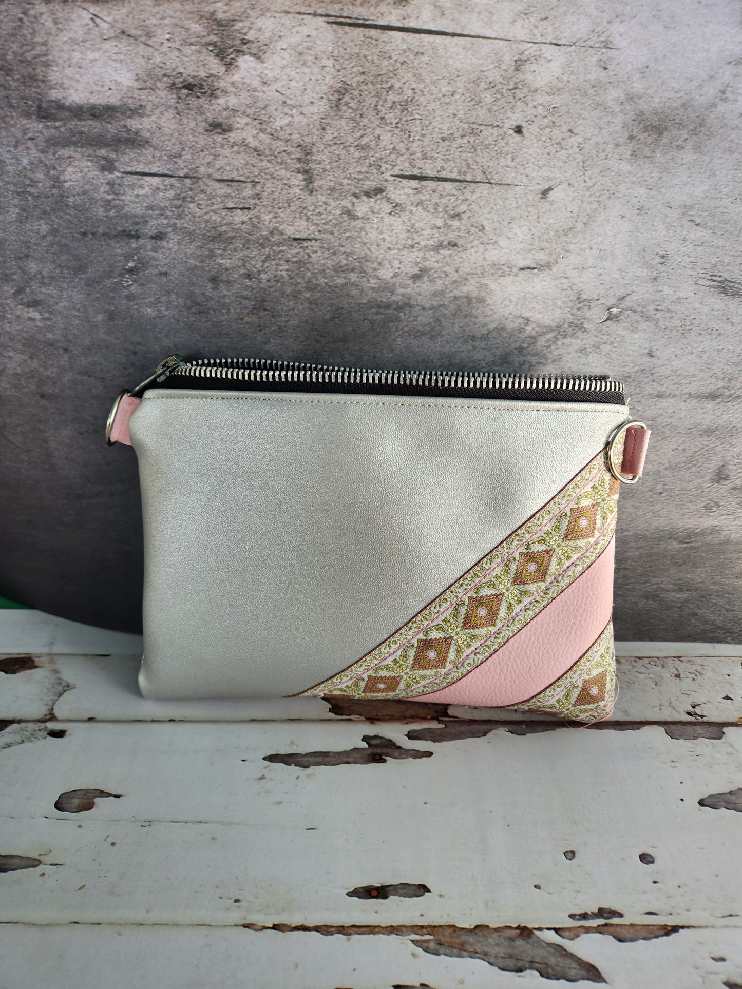 Essential Clutch  -Leather Two Tone