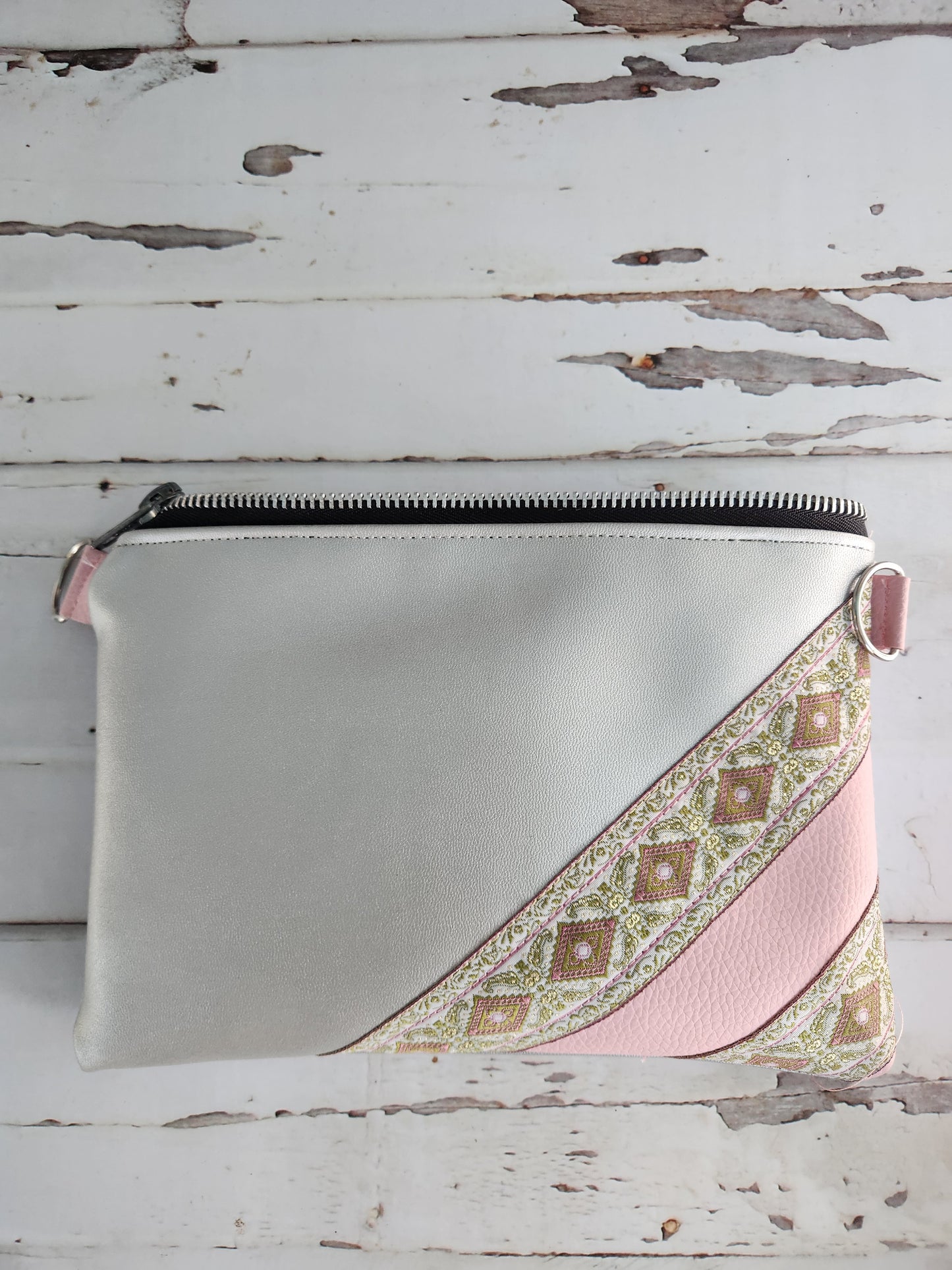 Essential Clutch  -Leather Two Tone