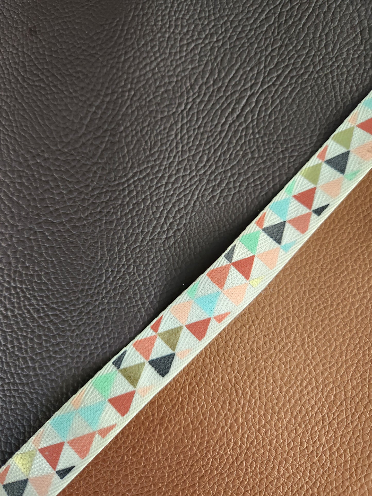 Essential Clutch  -Leather Two Tone