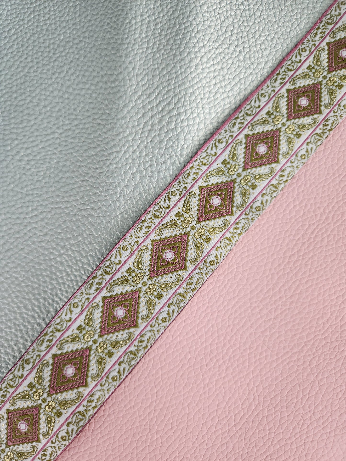 Essential Clutch  -Leather Two Tone